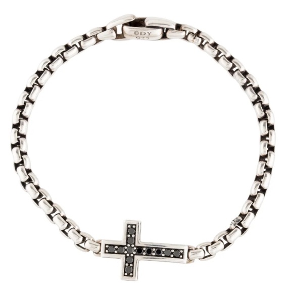 Stunning David Yurman
Diamond Pavé Cross Bracelet - Picture 1 of 4